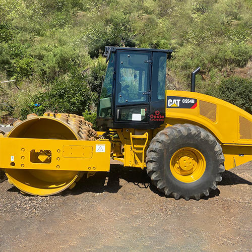 Rolo Liso com Cinta Pata Marca Caterpillar Modelo CS54B